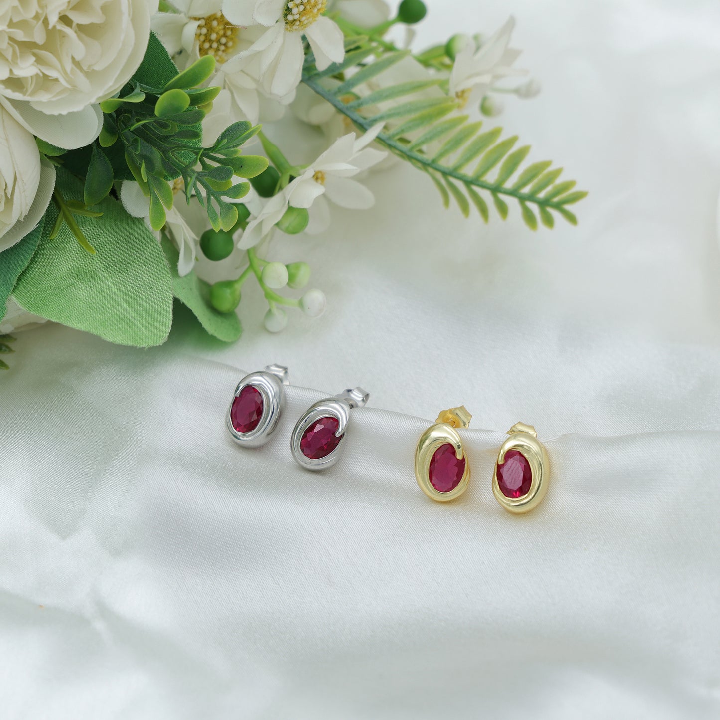 LUXURIOUS RED STONED EARRINGS