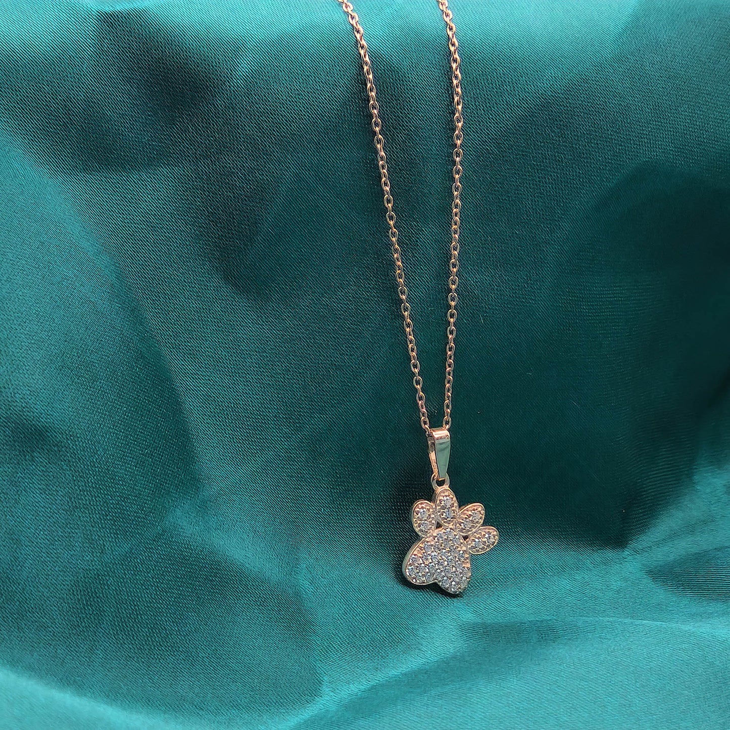 PAW PRINT PENDANT NECKLACE