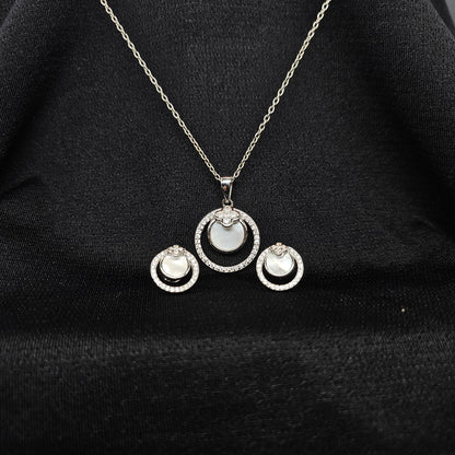 MOONLIT DREAMS PENDANT SET