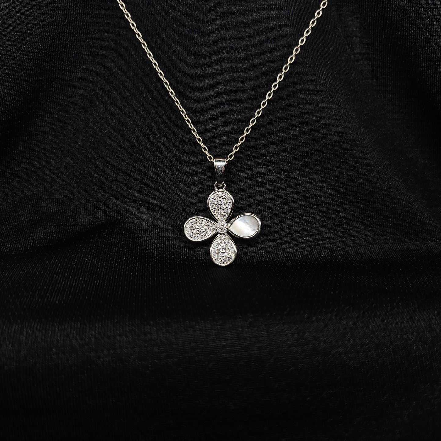 ETERNAL BLOSSOM PENDANT SET