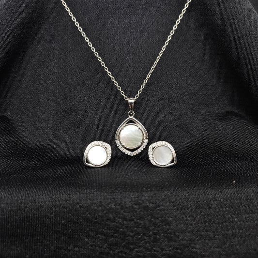 GRACEFUL GLOW PENDANT SET