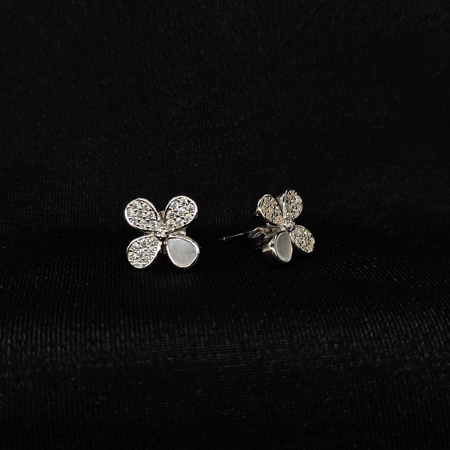 ETERNAL BLOSSOM PENDANT SET